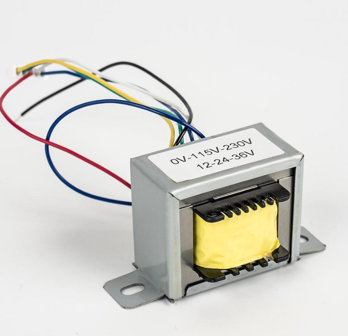 ما هي الصناعات والمعدات التي تستخدم فيها المحولات التصاعدية بشكل شائع؟