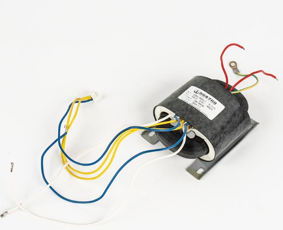 ما هي الاختلافات بين محولات النوع R والمحولات التقليدية EI/الحلقية؟